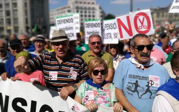 Miles De Personas Reclaman En Plenas Fiestas De Bilbao Unas Pensiones